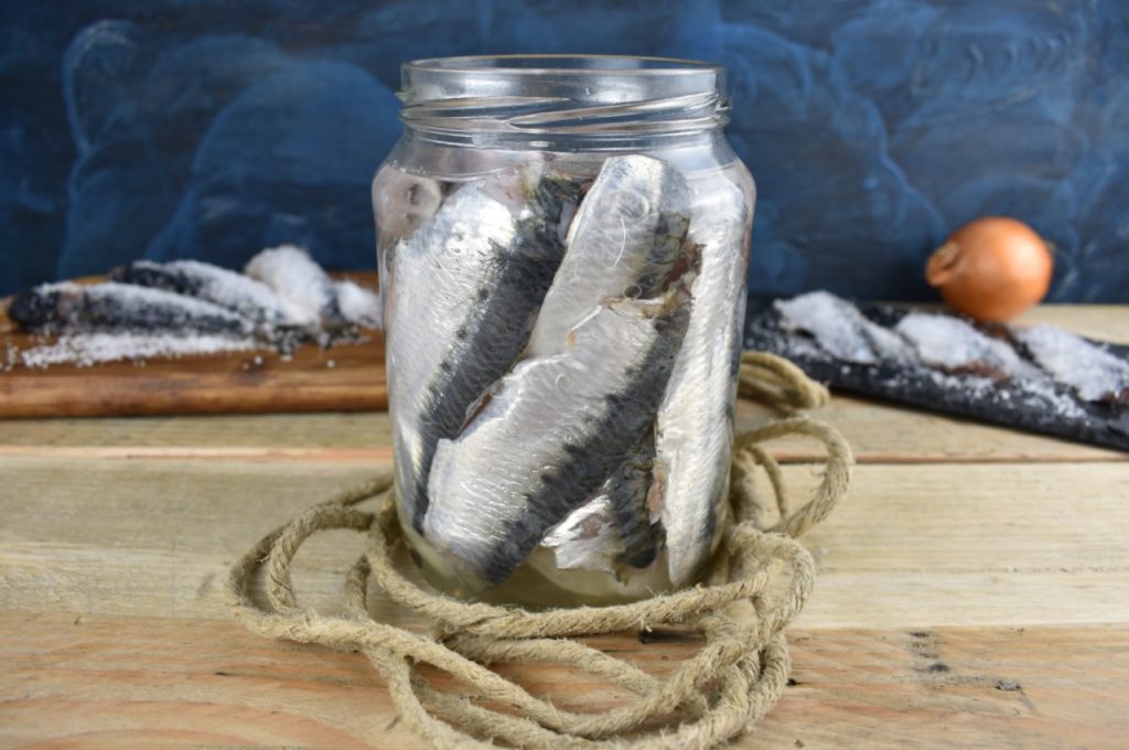 How do you preserve sardines at home